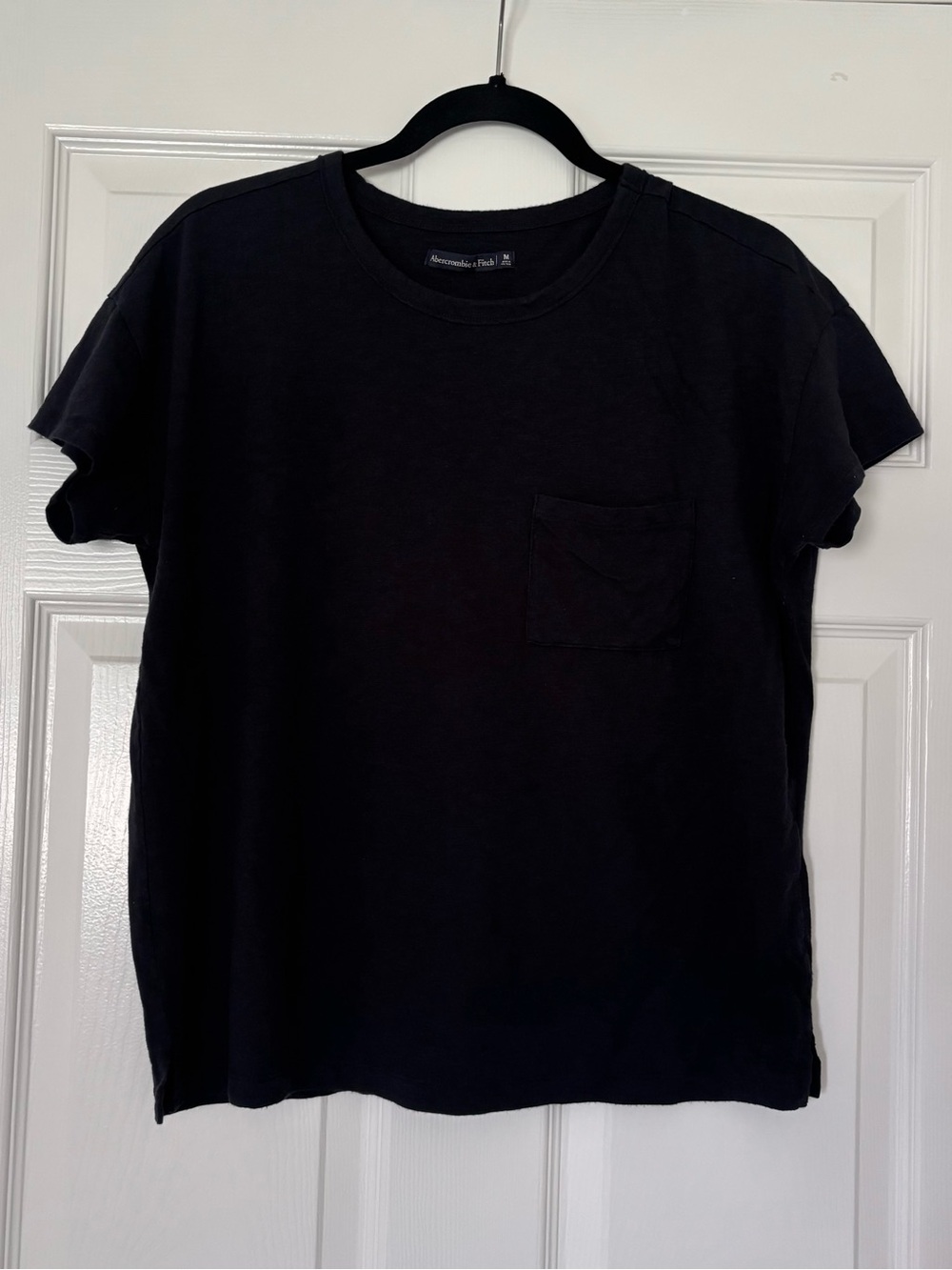 Abercrombie & Fitch Crewneck Drop-Shoulder Pocket Tee Women’s size M Black